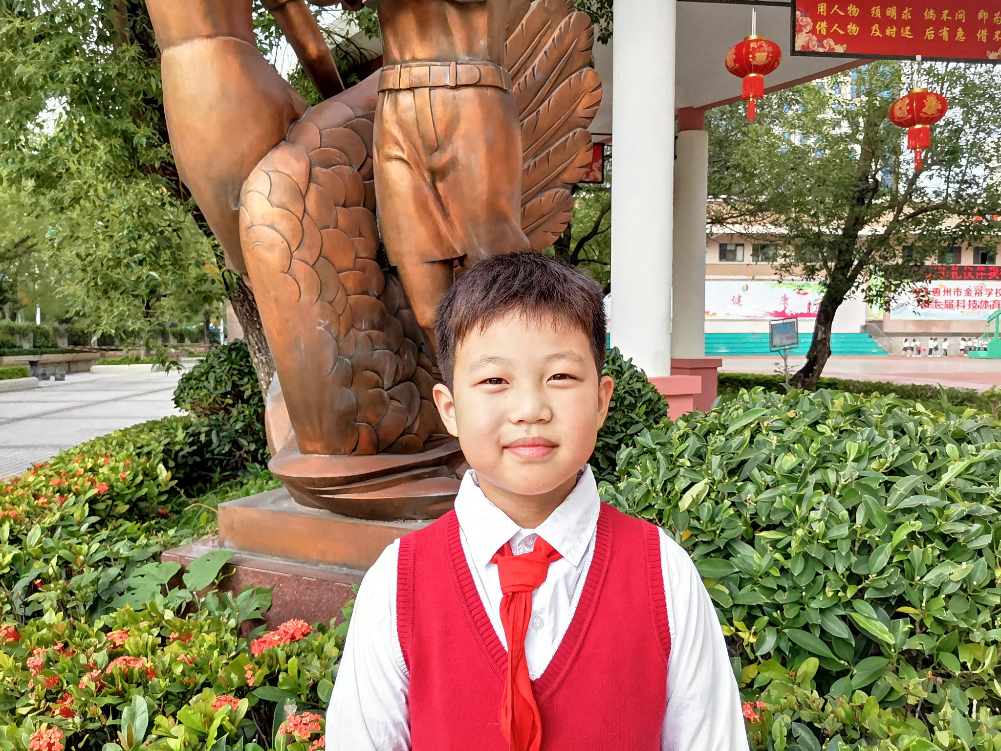 金裕小学气质少年赖长治同学
